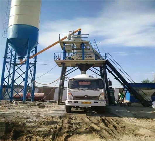 怎么管理混凝土攪拌站現(xiàn)場租來的混凝土罐車？