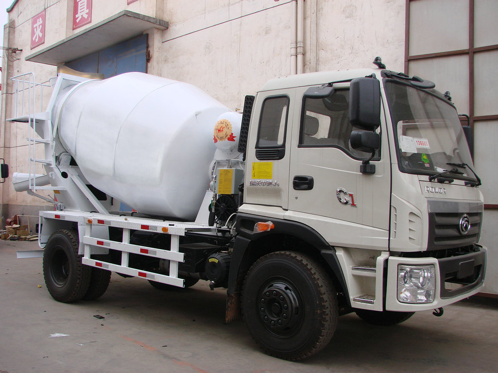 怎么保養(yǎng)混凝土罐車(chē)混凝土攪拌罐車(chē)？